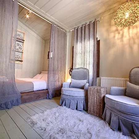 Mantania Tower Hotel 3*